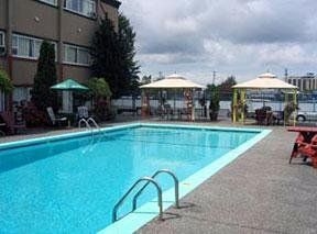 Comfort Inn Vancouver Airport2