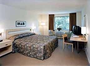 Quality Hotel Airport South Richmond1