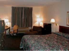 Econolodge Inn & Suites1