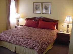 Clarion Hotel Peabody Court4