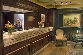 Clarion Hotel Peabody Court0