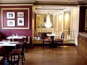 Clarion Hotel Peabody Court2