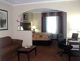 Comfort Suites (Baytown)1