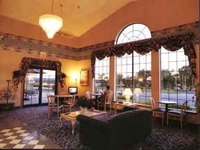 Econo Lodge3