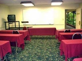 Comfort Suites (Cinncinnati)4