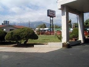 Rodeway Inn & Suites0