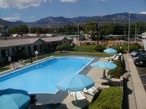 Rodeway Inn & Suites2