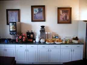 Rodeway Inn & Suites3