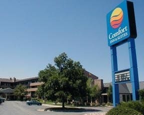 Comfort Inn & Suites1