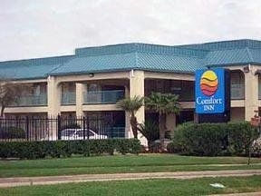 Comfort Inn Brookhollow1