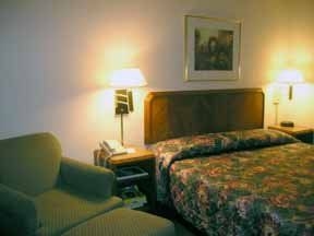 Econo Lodge (Raleigh)1