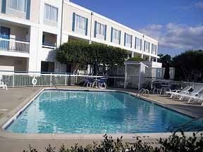 Econo Lodge (Raleigh)2