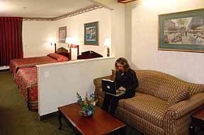 Comfort Suites Downtown1