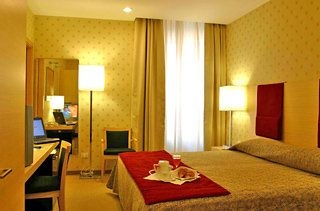 Holiday Inn Milan Garibaldi Station1