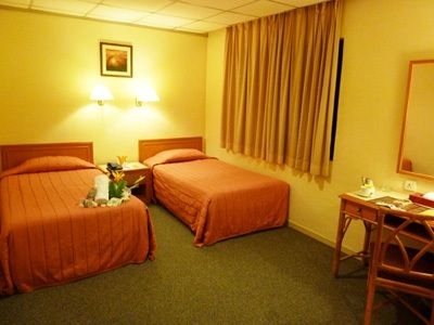Corona Inn4