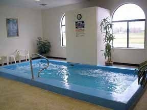 Econo Lodge Airport3