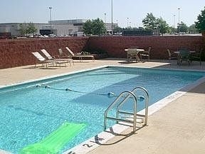 Comfort Suites Airport2
