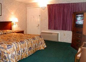 Econo Lodge (Fairfax)1