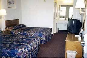 Econo Lodge (Kenly)1