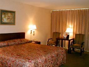 Quality Inn & Suites (Lumberton)1