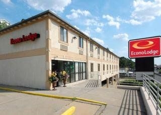 Econo Lodge Jersey City3