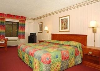 Econo Lodge Jersey City2