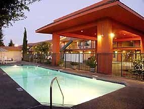 Comfort Inn (Gilroy)2