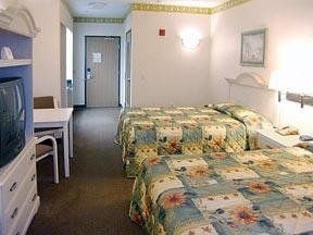 Comfort Inn & Suites1