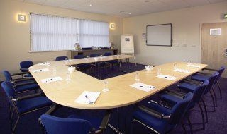 Holiday Inn Express Liverpool John Lennon Airport4