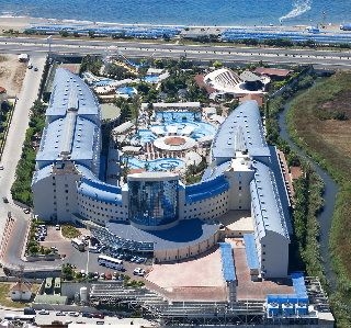 Crystal Admiral Resort Suits&Spa4