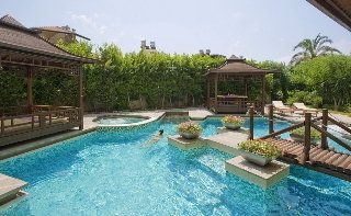 Crystal Admiral Resort Suits&Spa2