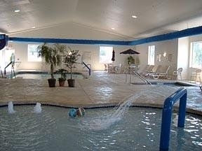 Comfort Suites (Lake Geneva)2