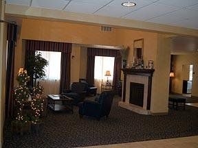Comfort Suites (Lake Geneva)3