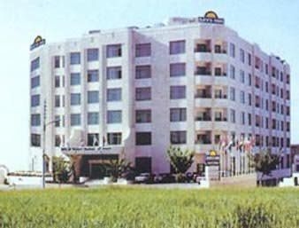 Days Inn1