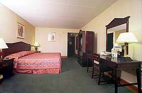 Quality Inn Skyways1