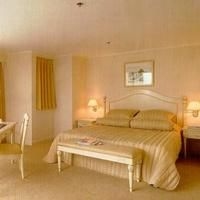 Oxford Suites Makati4