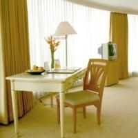 Oxford Suites Makati2