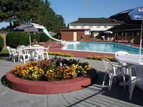 Econo Lodge2