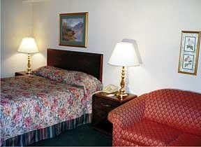 โรงแรมควอลิตี้ อินน์ ปีเตอร์โบโรช์ (Quality Inn St. Peterborough)1