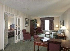 ควอลิตี้ โฮเต็ลแอนด์สวีท (Quality Hotel & Suites Woodstock)1