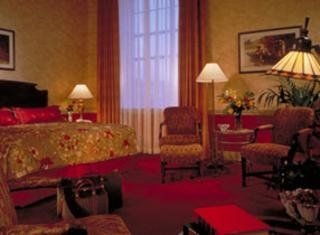 Omni Detroit Hotel at River Place0