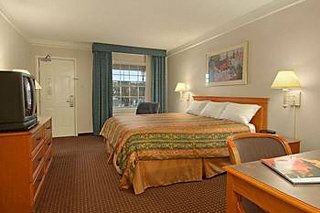 Ramada Limited Tucson West1