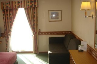 Ramada Hotel Oxford M402