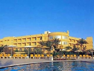 Al Hamra Fort Beach Resort3
