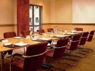 Jurys Custom House Inn3