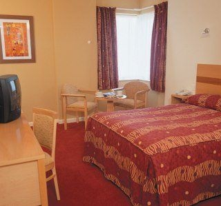 Jurys Custom House Inn1