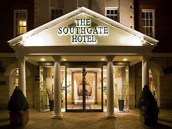 Mercure Southgate1