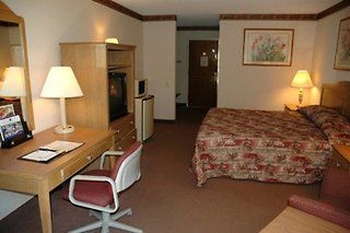 Baymont Inn & Suites Austin South0