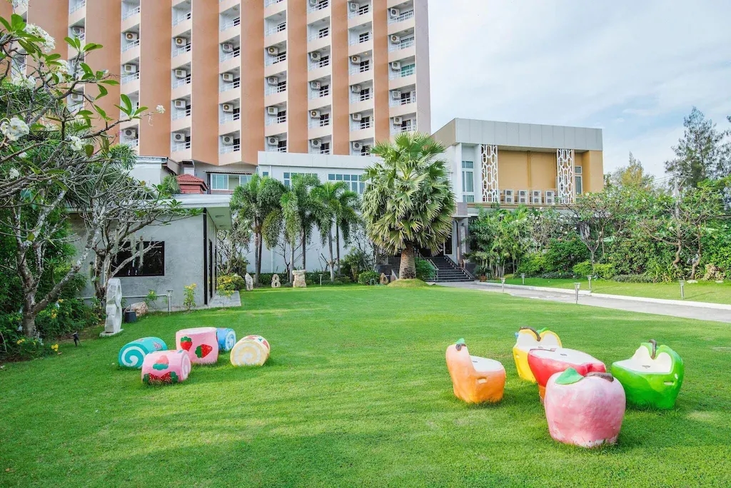 โรงแรมโกลเด้นบีช ชะอำ (Golden Beach Cha-Am Hotel)3