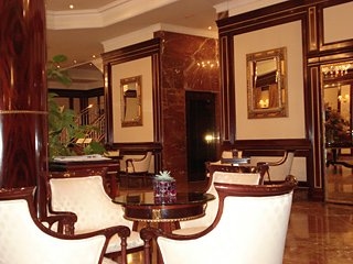 Alameda Palace0